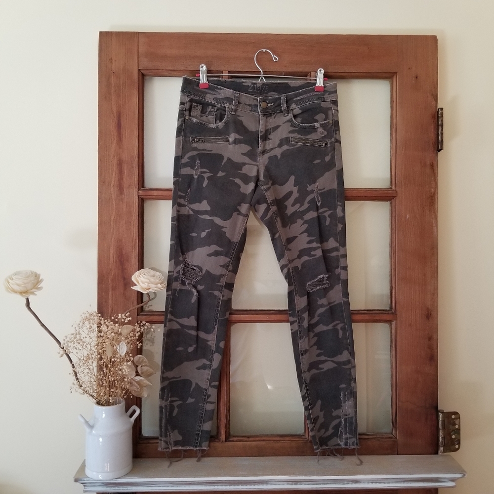 Zara 1975 Denim Camo Distressed Jeans Size 6